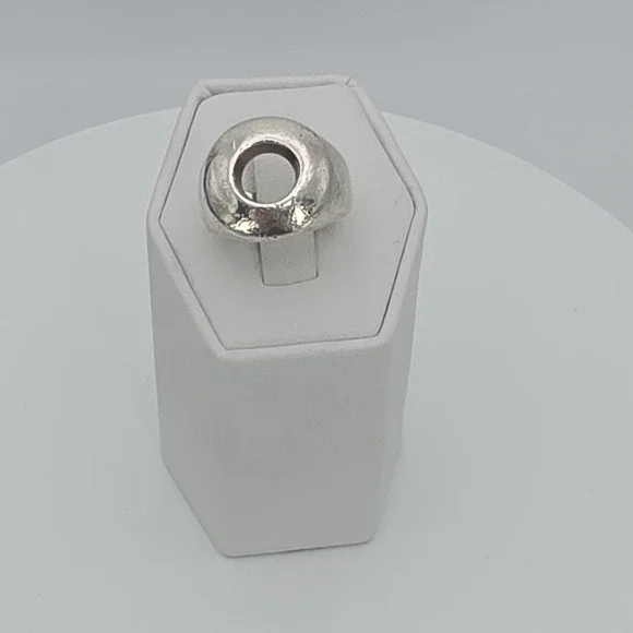 Vintage Dome Shaped Ring Hollow Center 925 Sterling Silver Textured Size 5.5 - Picture 3 of 11